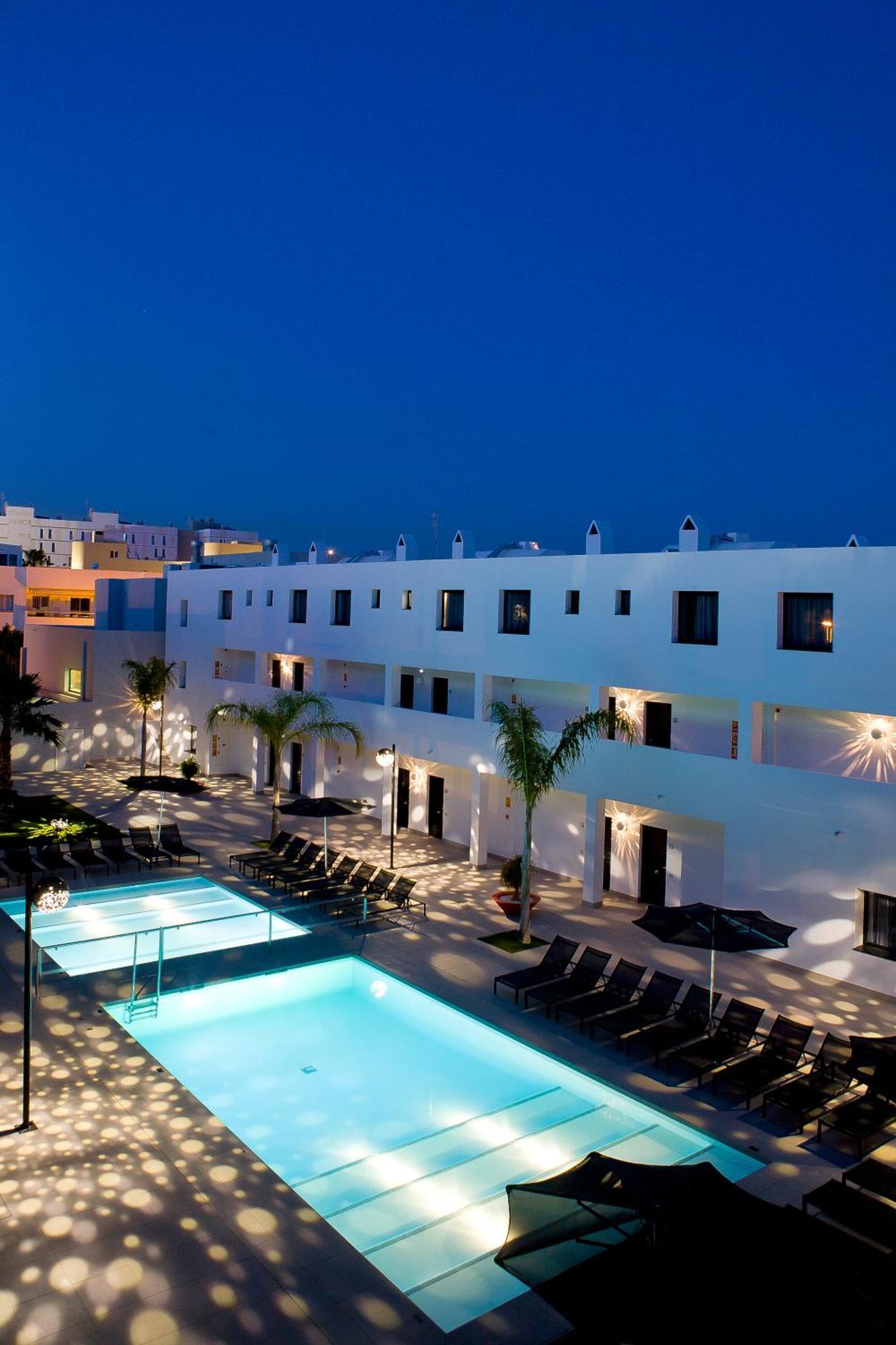 Migjorn Ibiza Suites & Spa Platja d'en Bossa Exterior foto